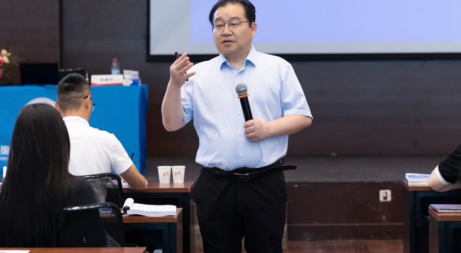 UMT6月课程 | 现代企业领导力&人工智能与大模型的发展趋势及应用